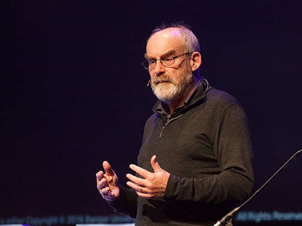 David Snowden speaking at UX Brighton 2016 (cropped), by https://www.flickr.com/photos/uxbrighton/ (CC BY-SA 2.0).